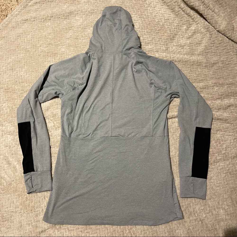 WOMEN'S ASICS SWEATER - Picture 2 of 4